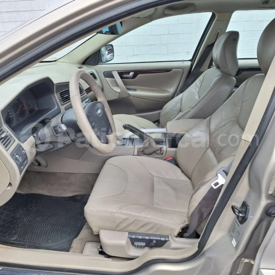 Foto 3 de Volvo V70 XC