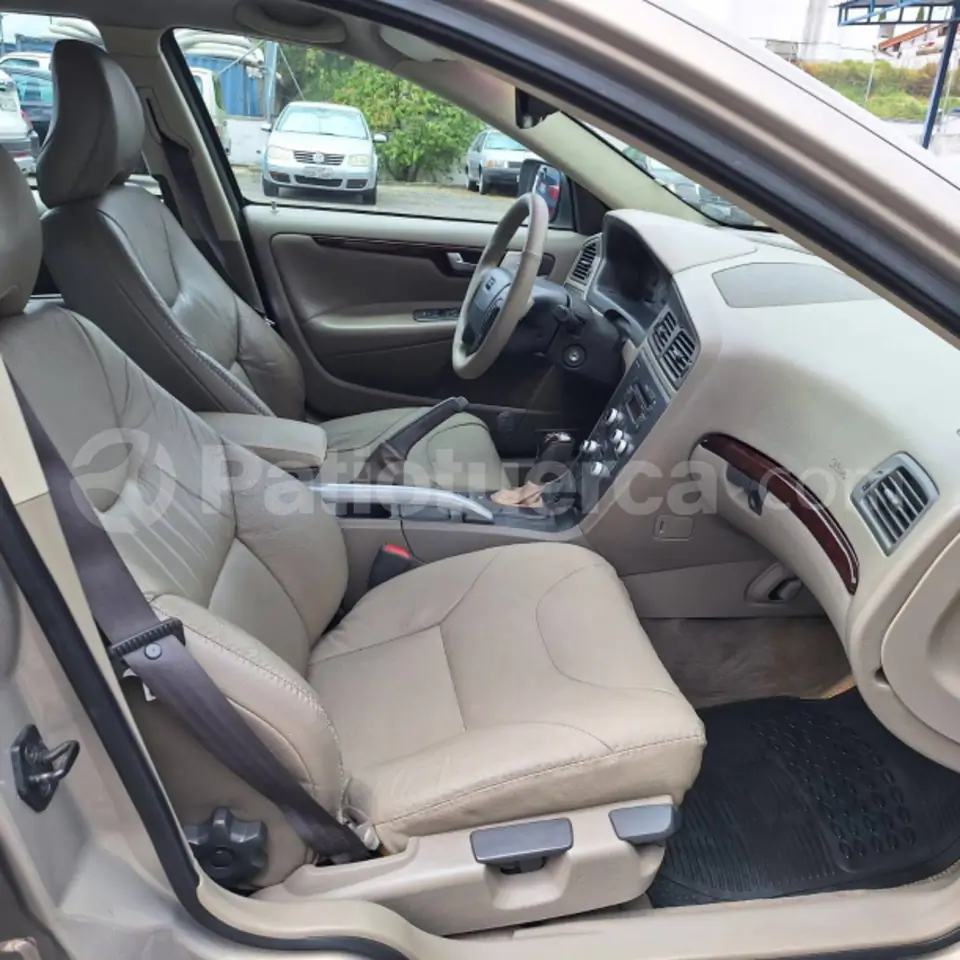 Foto 9 de Volvo V70 XC