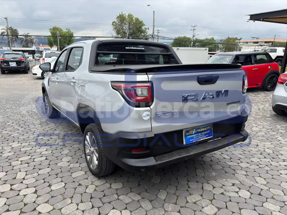 Foto 3 de Ram 700 BIGHORN