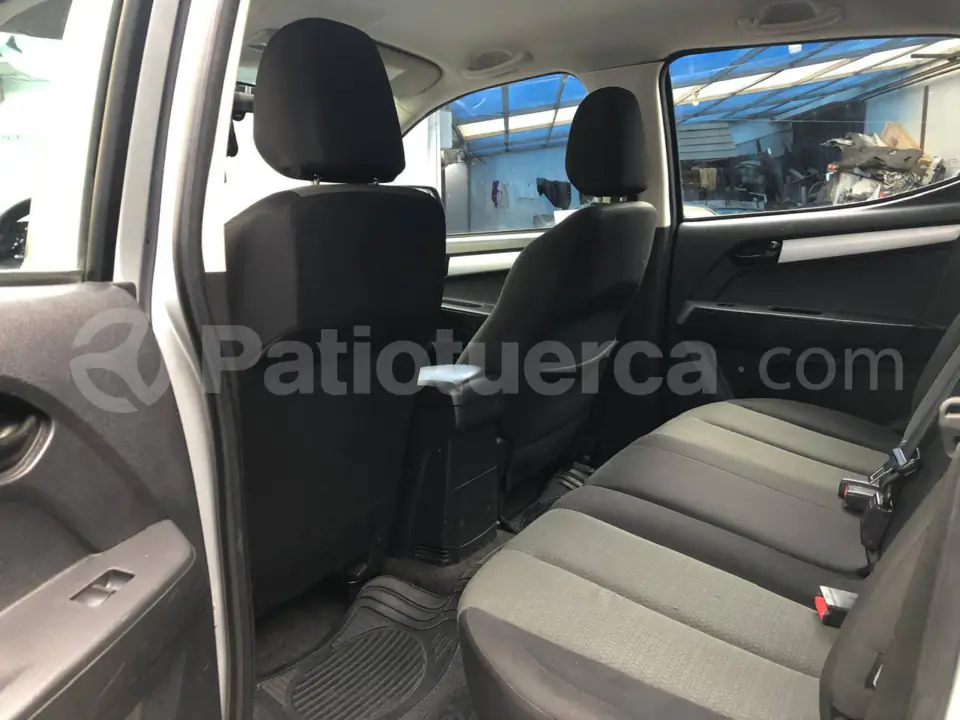 Foto 17 de Chevrolet D-MAX CRDI FULL AC 2.5 CD 4X4  TM DIESEL