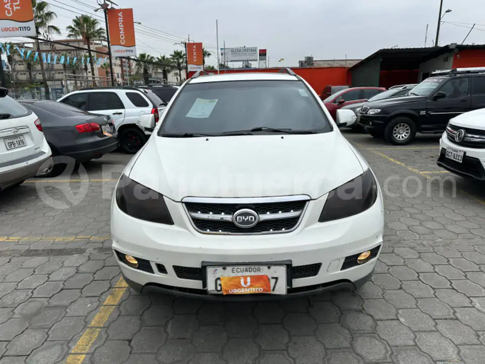 Foto 1 de BYD S6