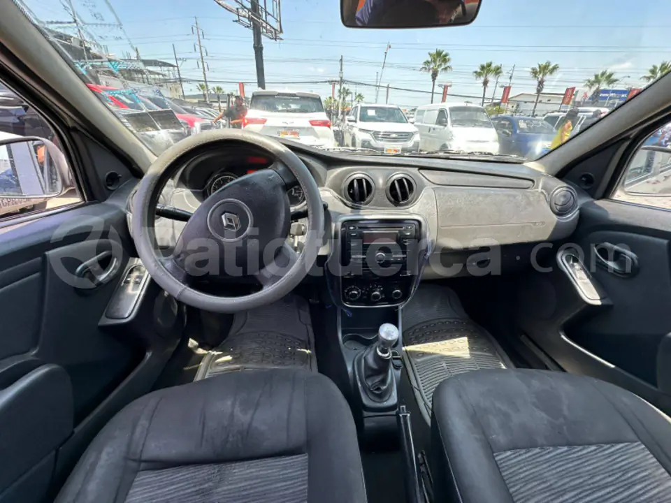 Foto 4 de Renault Logan