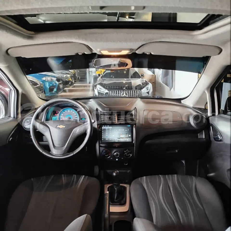 Foto 7 de Chevrolet SAIL LTZ