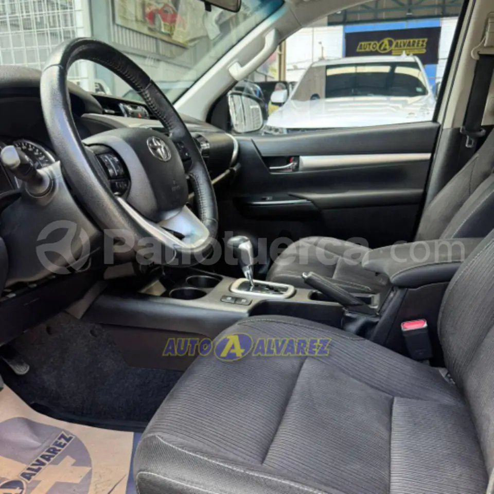 Foto 13 de Toyota Hilux