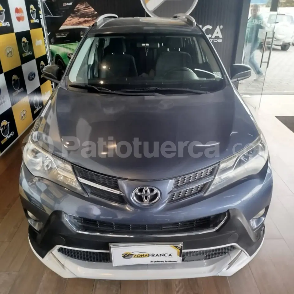 Foto 3 de Toyota NEW RAV4 AC 2.0 5P