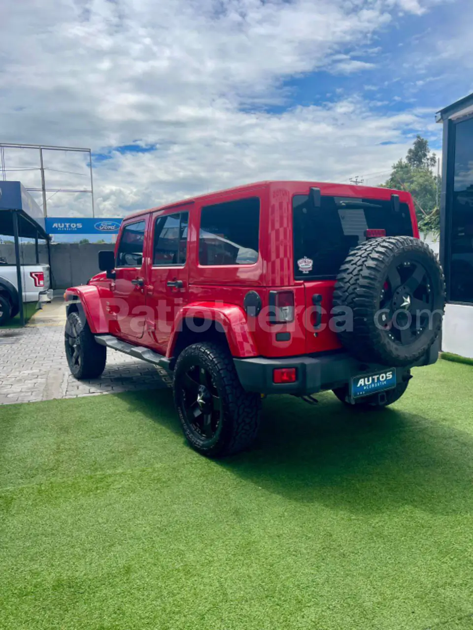 Foto 8 de Jeep Wrangler Sahara