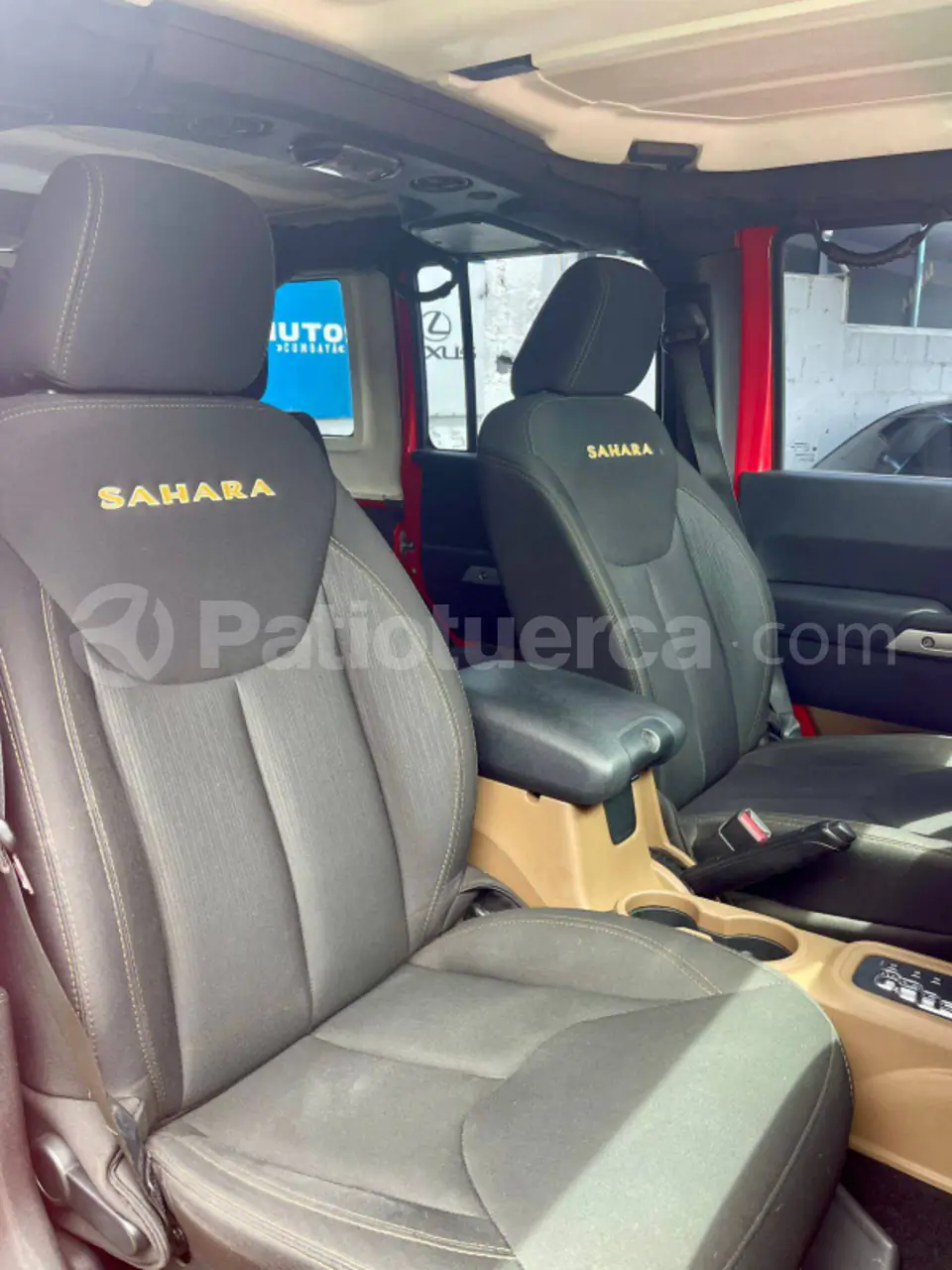 Foto 10 de Jeep Wrangler Sahara