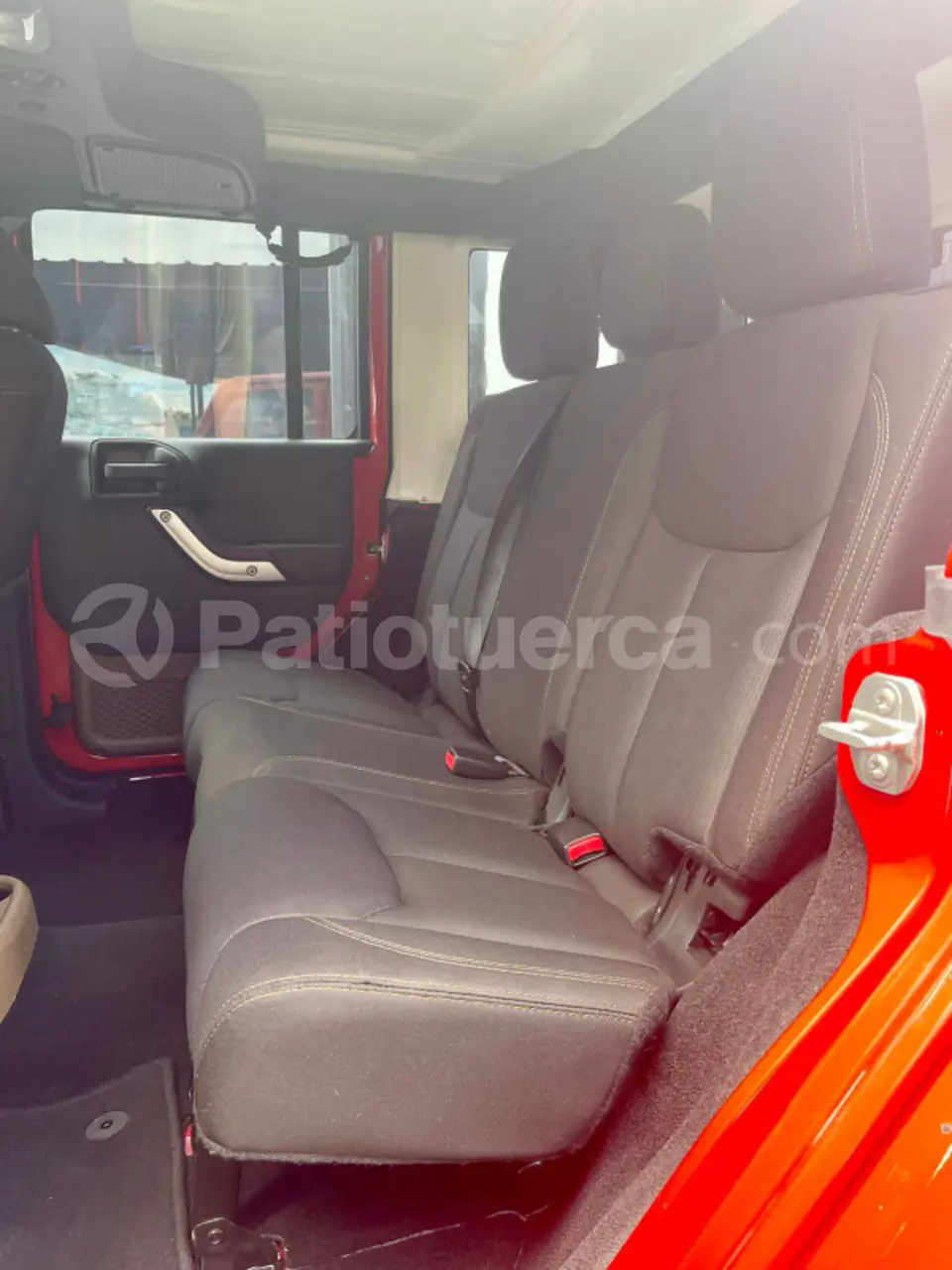 Foto 13 de Jeep Wrangler Sahara