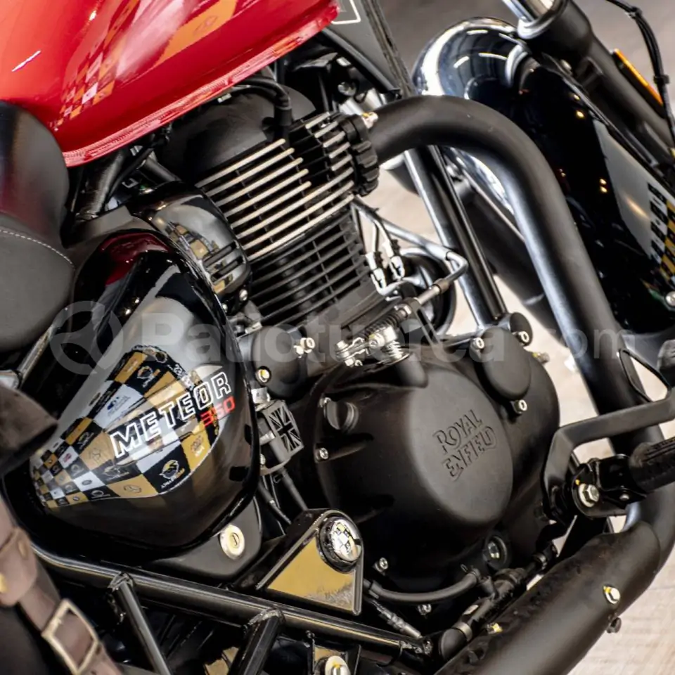 Foto 3 de Royal Enfield Meteor 350