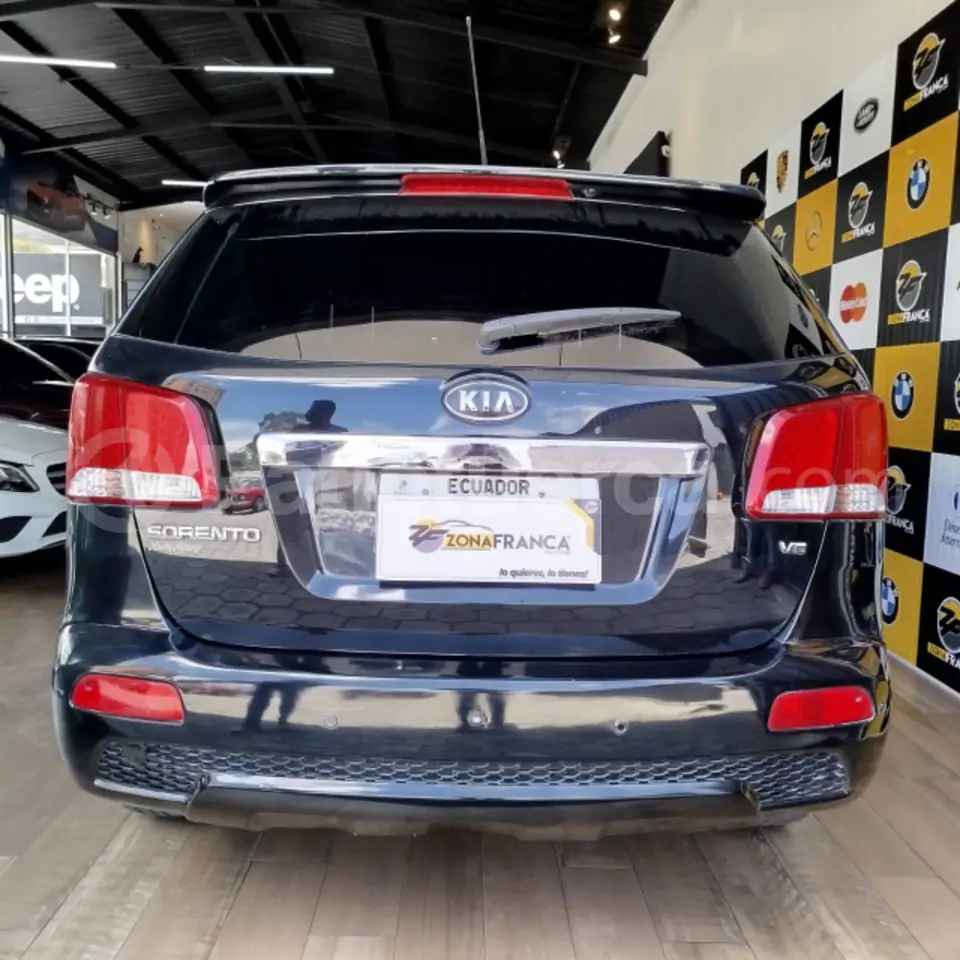 Foto 13 de Kia SORENTO GLS