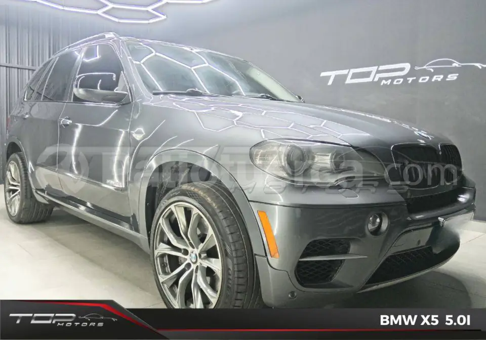 Foto 1 de BMW X5 50i