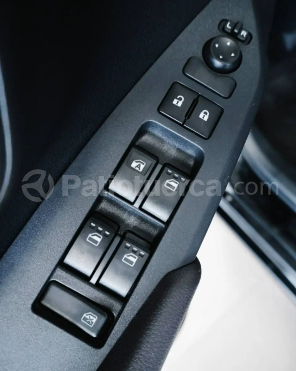 Foto 4 de Toyota New Yaris