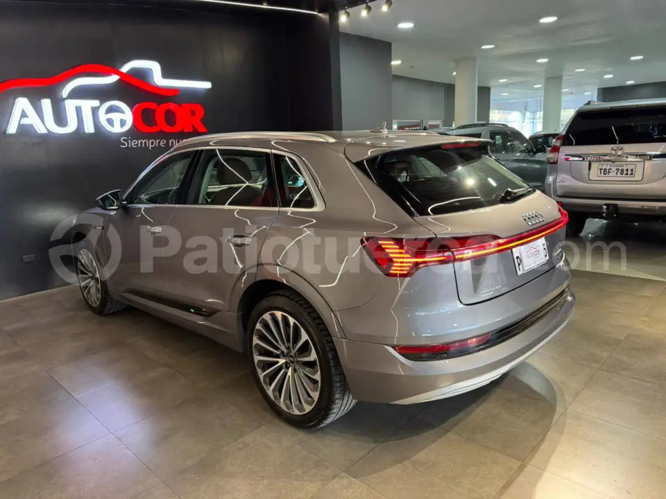 Foto 7 de Audi E-tron 55 quattro