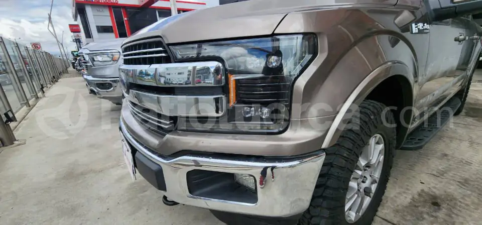 Foto 4 de Ford F150 LARIAT SC ECOBOOST AC 3.5 CD