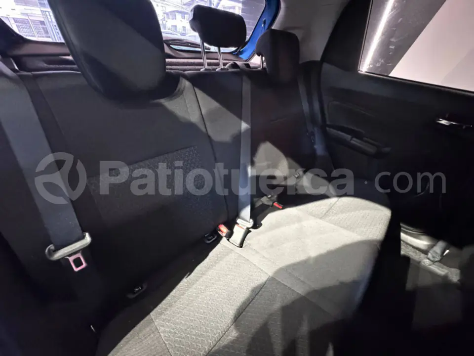 Foto 30 de Suzuki Swift