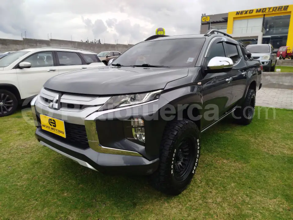 Foto 1 de Mitsubishi L200 GLX