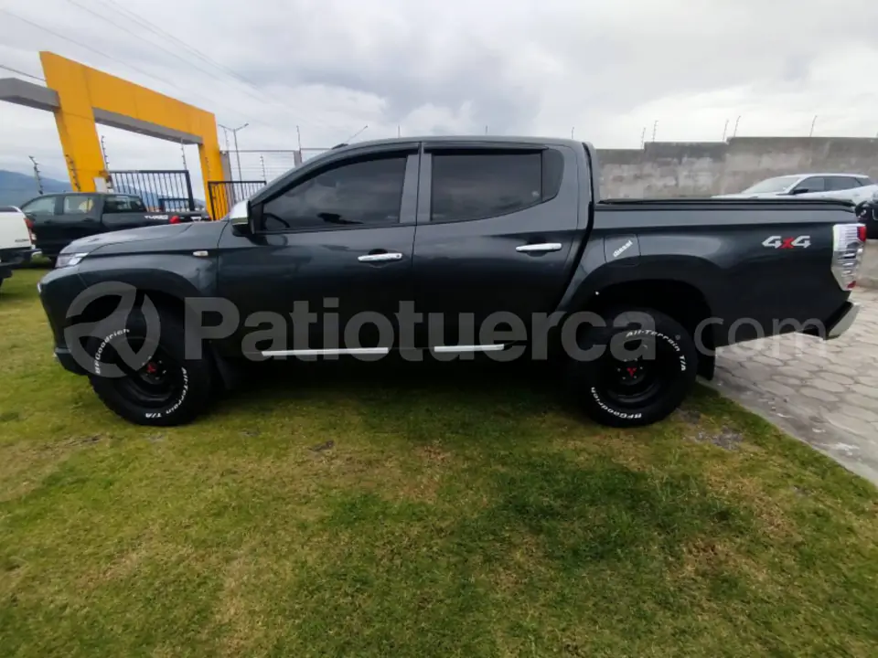 Foto 7 de Mitsubishi L200 GLX