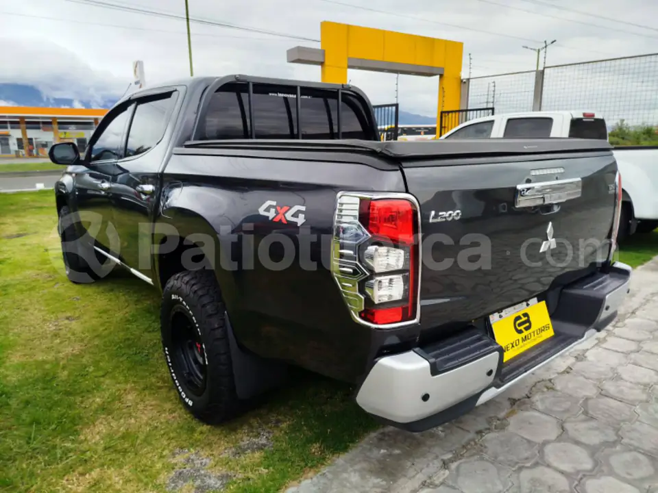 Foto 12 de Mitsubishi L200 GLX