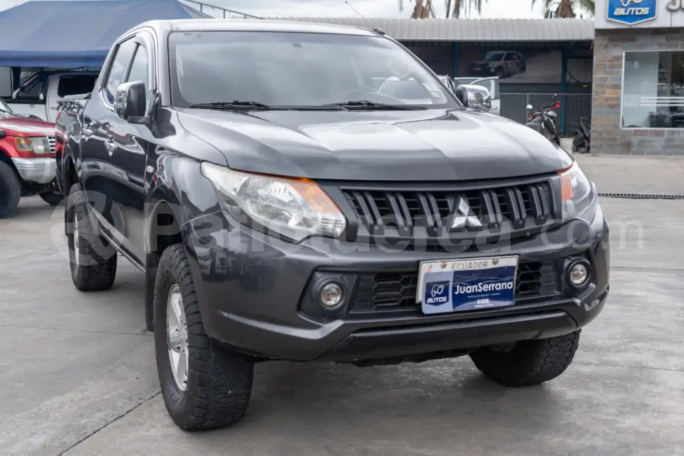 Foto 1 de Mitsubishi L200