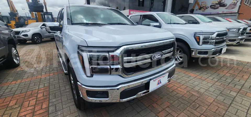 Foto 1 de Ford F150 LARIAT SC ECOBOOST AC 3.5 CD