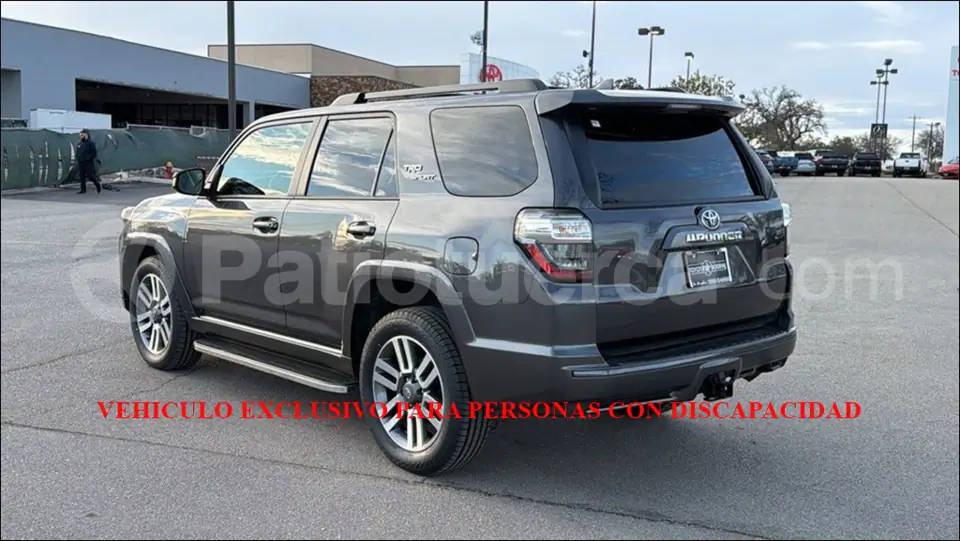 Foto 2 de Toyota 4Runner TRD