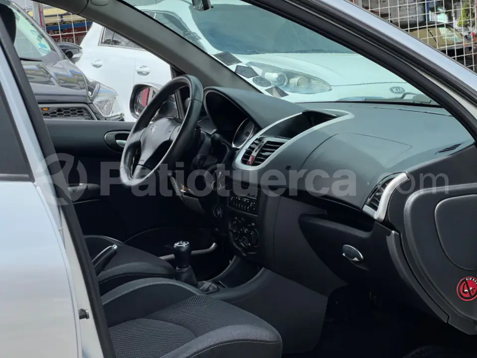 Foto 19 de Peugeot 207