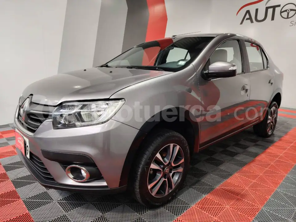 Foto 2 de Renault LOGAN CROSS INTENS