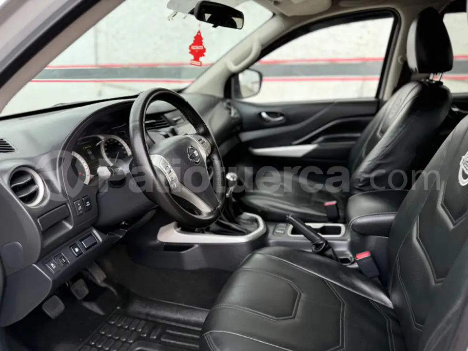 Foto 9 de Nissan Frontier SE
