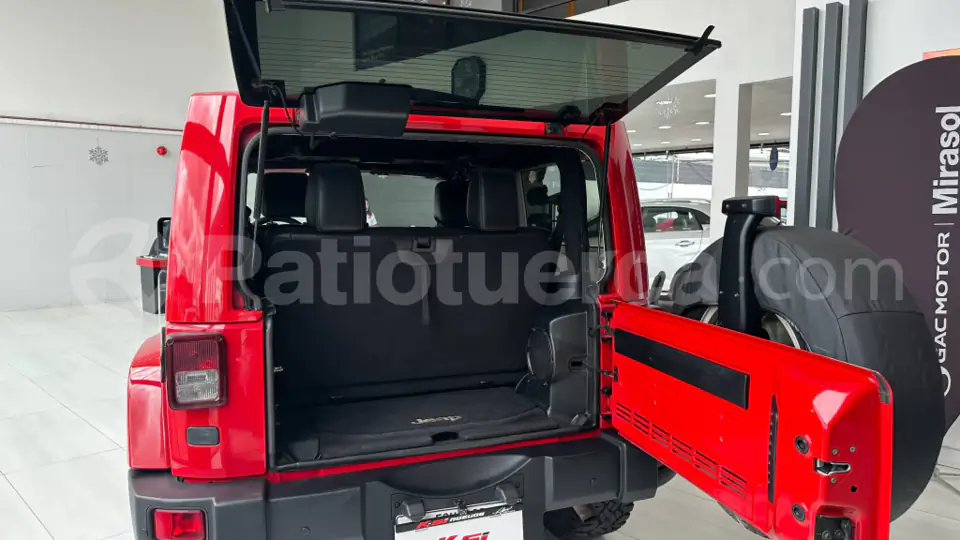 Foto 12 de Jeep Wrangler Sahara