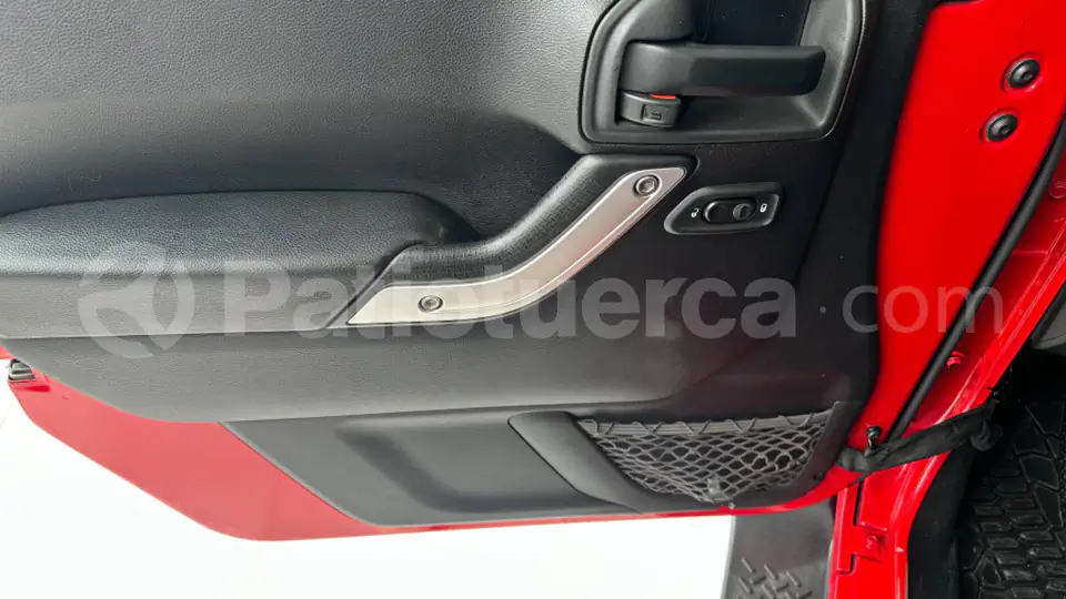 Foto 13 de Jeep Wrangler Sahara