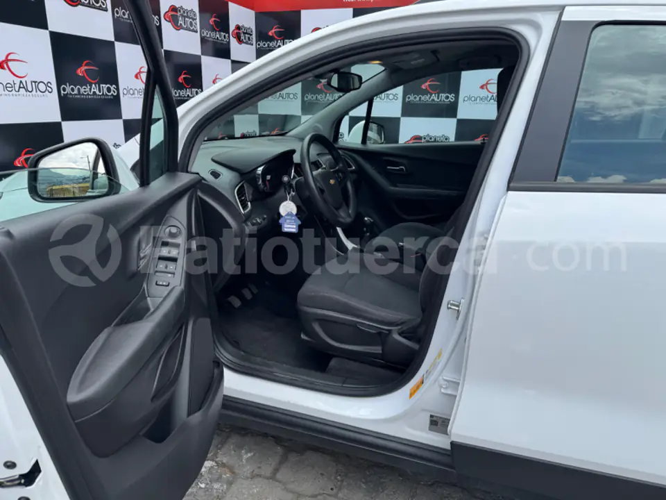 Foto 13 de Chevrolet Tracker LS