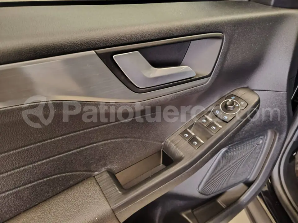 Foto 12 de Ford Escape Titanium