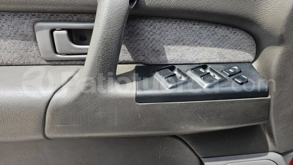 Foto 24 de Chevrolet Trooper 5P