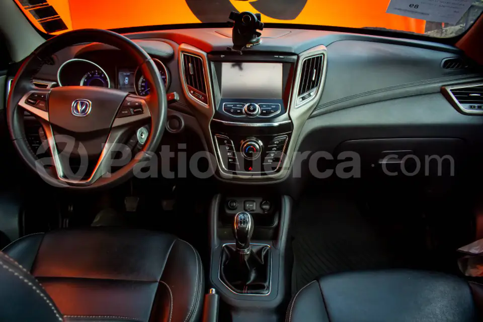 Foto 8 de Changan CS 35 Luxury