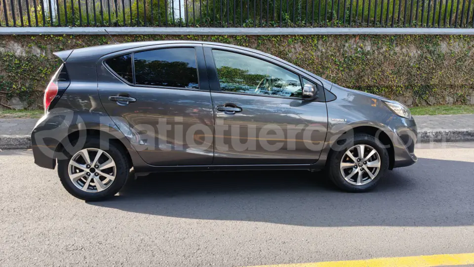 Foto 7 de Toyota Prius C Sport