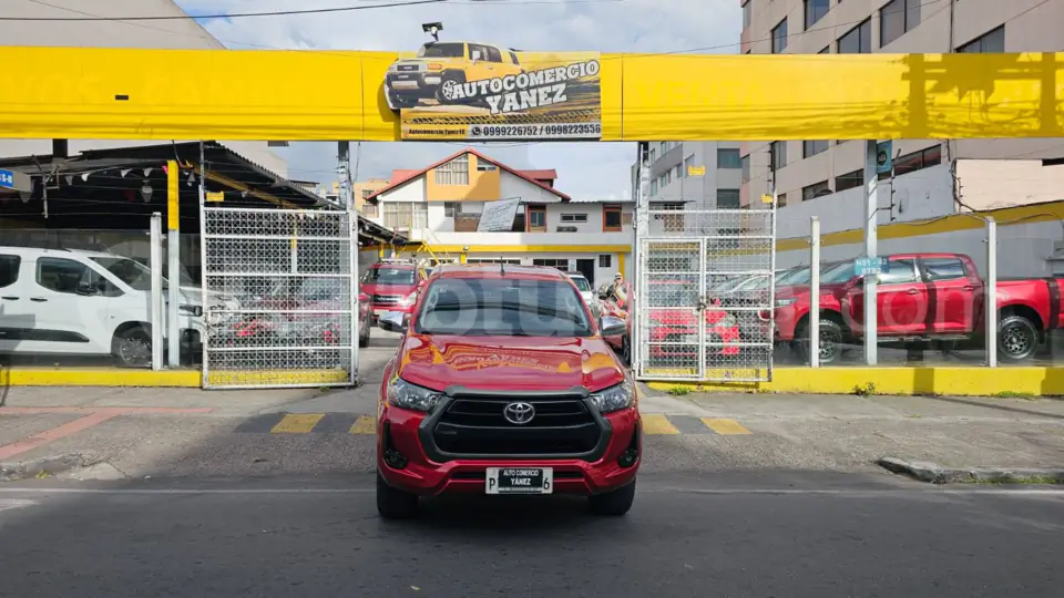 Foto 1 de Toyota Hilux SR AC CD