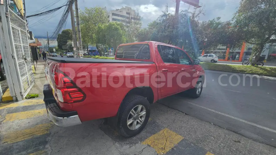 Foto 6 de Toyota Hilux SR AC CD