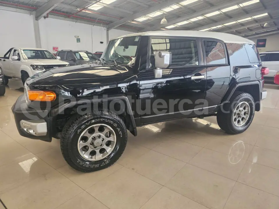 Foto 2 de Toyota FJ Cruiser