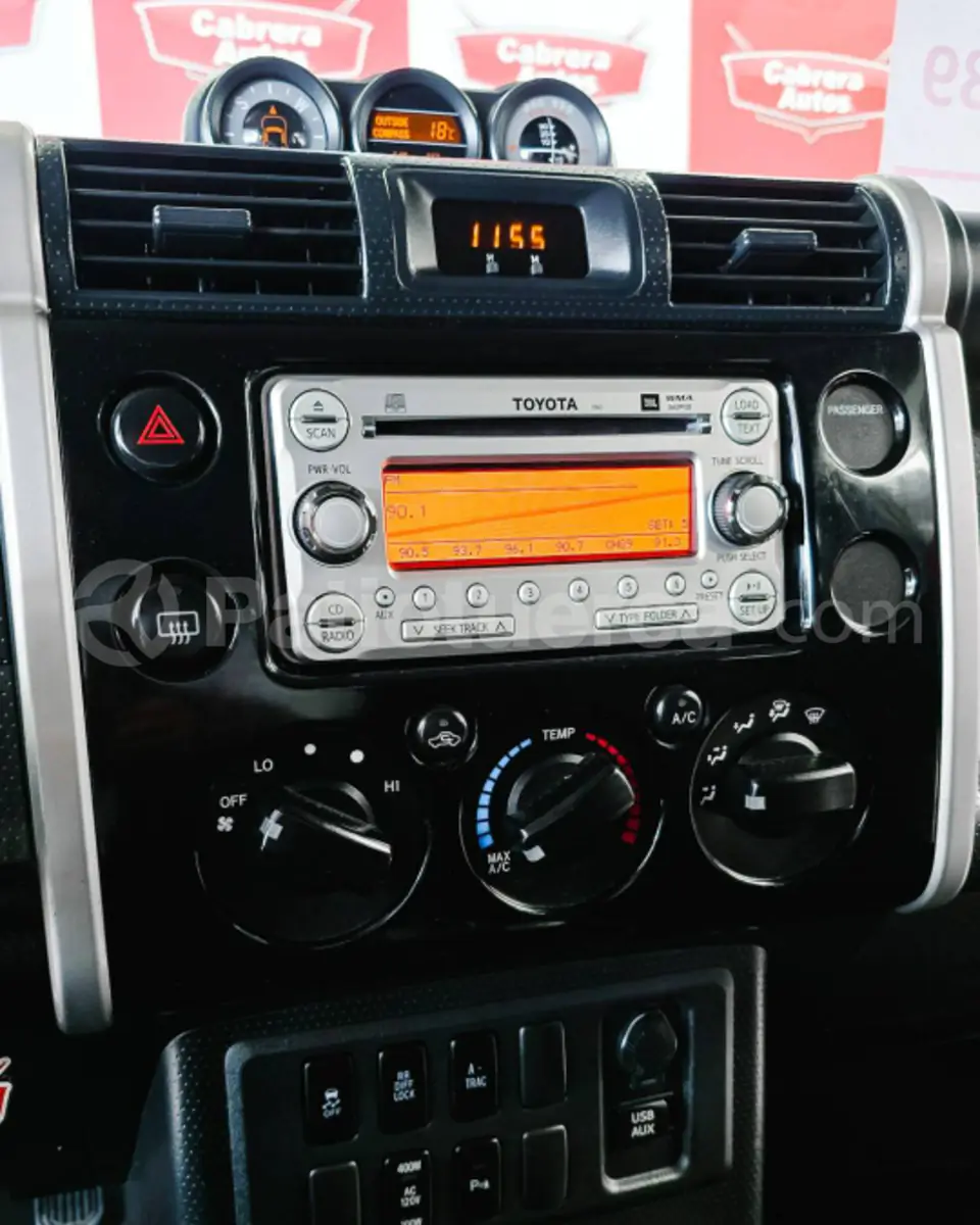 Foto 4 de Toyota FJ Cruiser TRD