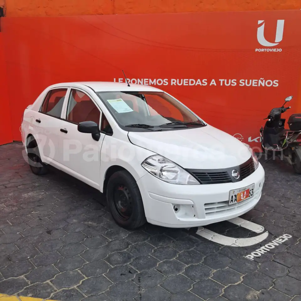 Foto 3 de Nissan Tiida