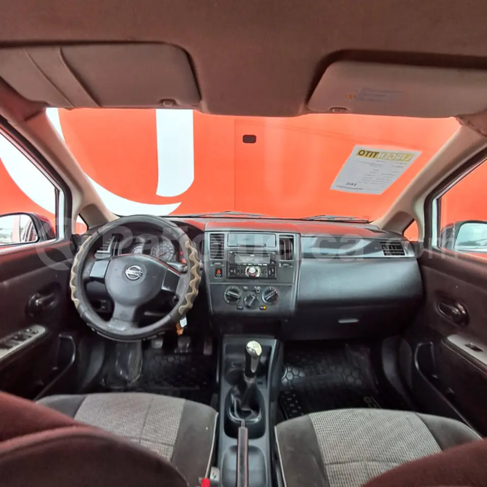 Foto 8 de Nissan Tiida