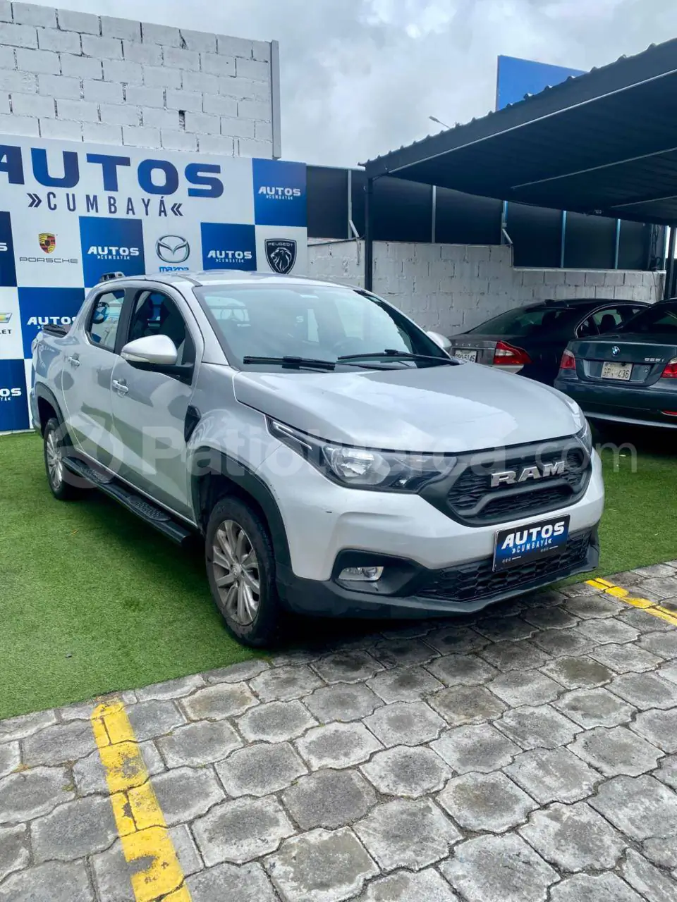 Foto 3 de Dodge RAM 700 Laramie