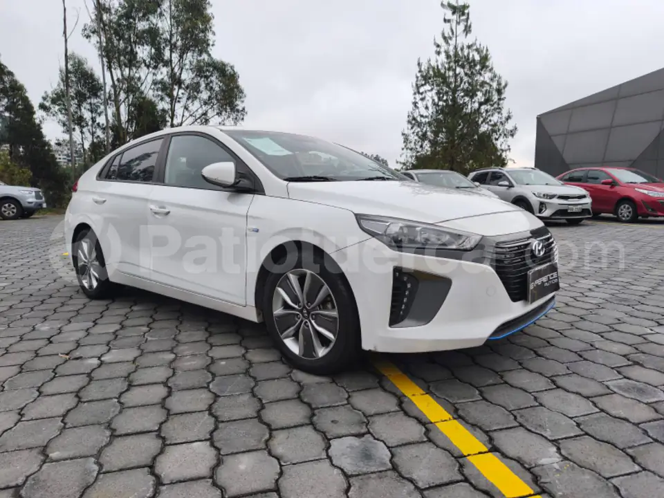 Foto 1 de Hyundai Ioniq Hybrid