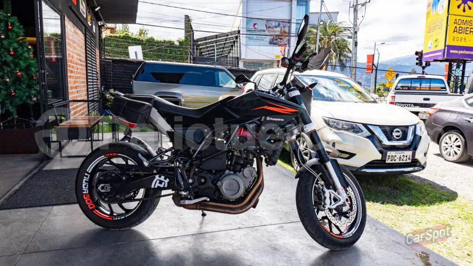 Foto 2 de Husqvarna Nuda 900