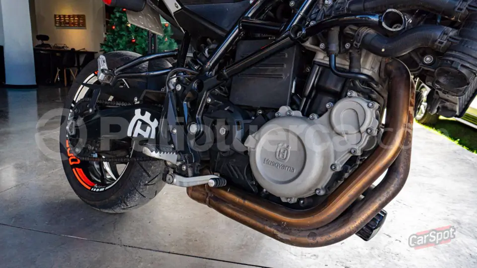 Foto 8 de Husqvarna Nuda 900