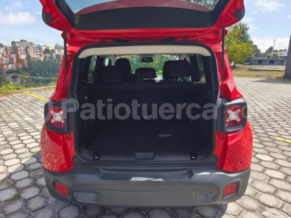 Foto 9 de Jeep Renegade Latitude
