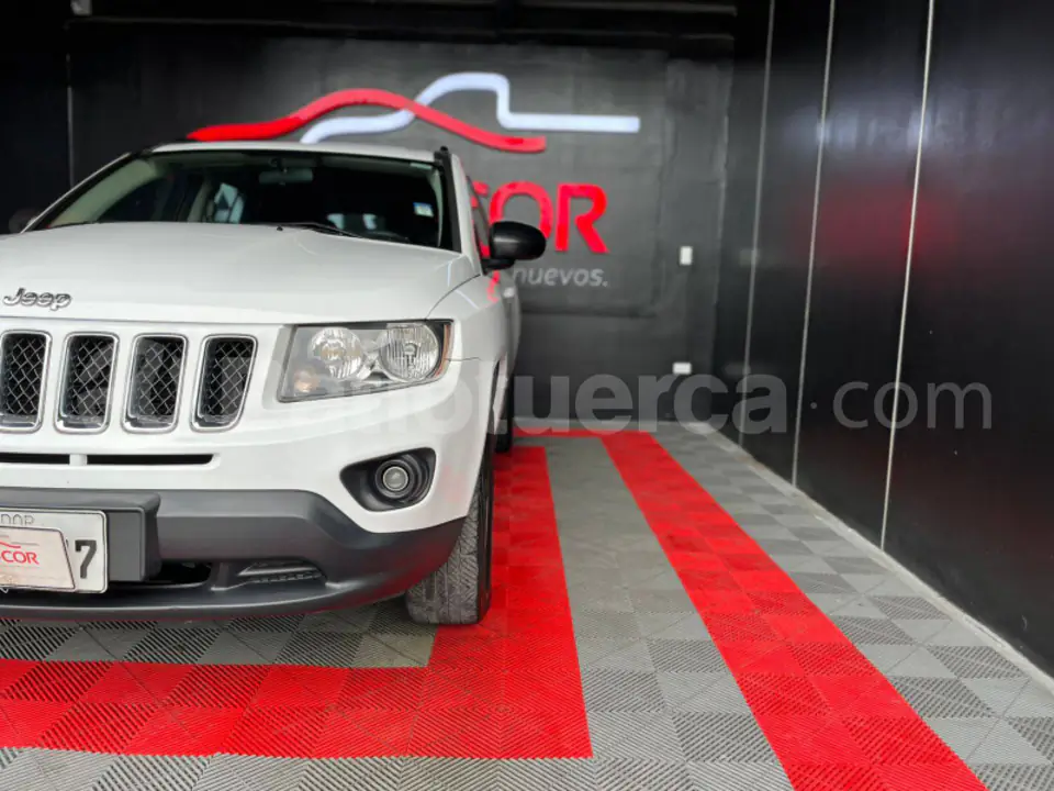 Foto 4 de Jeep Compass Sport