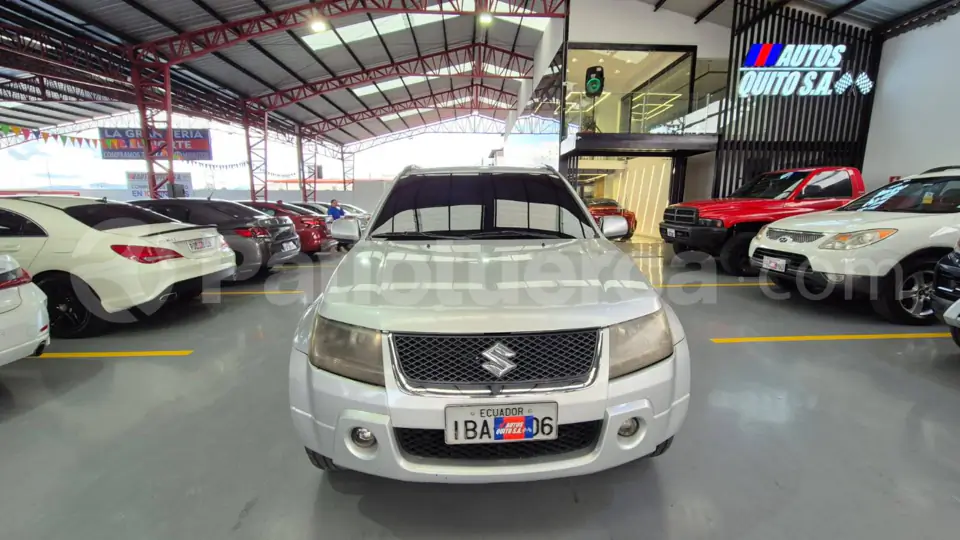 Foto 2 de Suzuki Grand Vitara SZ
