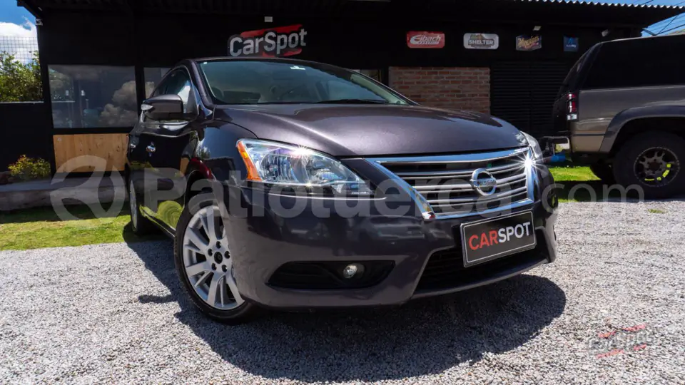 Foto 1 de Nissan Sentra Exclusive