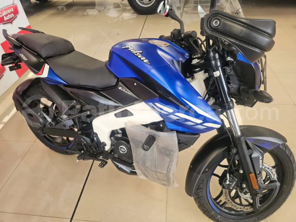 Foto 2 de Bajaj Pulsar 200NS